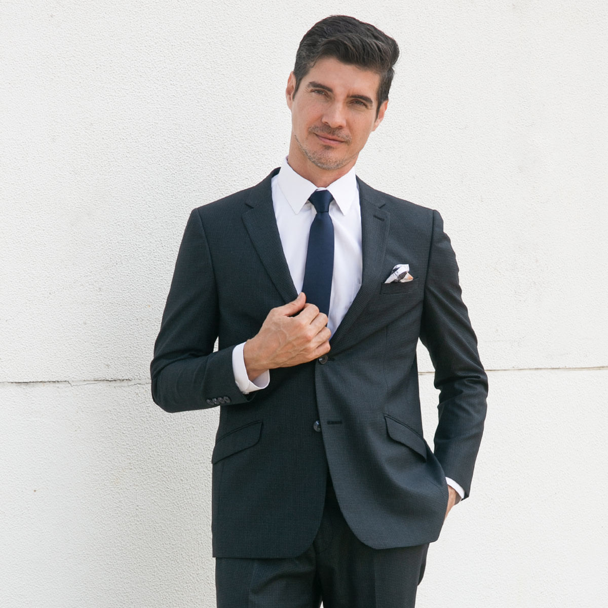 Trajes elegantes Para hombres jóvenes Kosta Azul